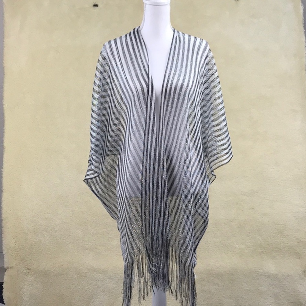 Kendall & James Glittering Shimmering  Black and Silver Fashion Kimono